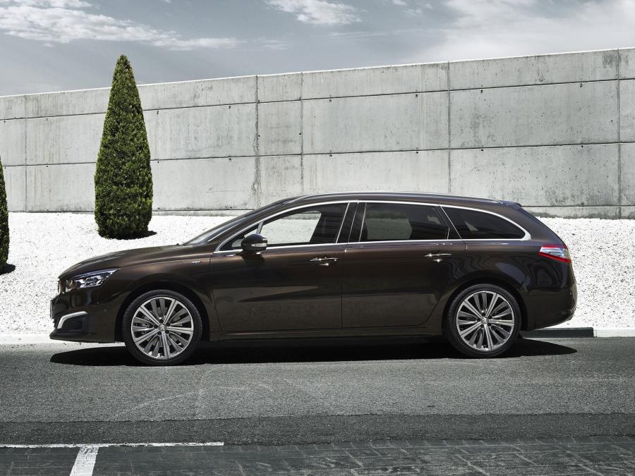  Peugeot 508 GT SW 2014 года  (фото 8 из 10)